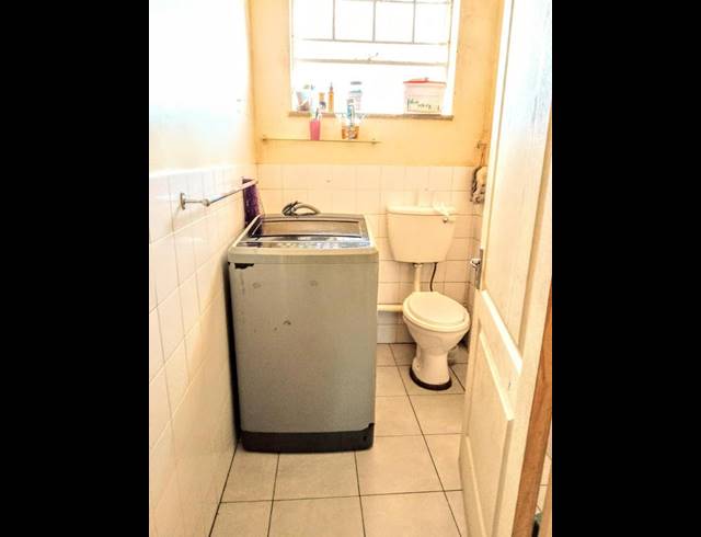 1 BEDROOM PROPERTY TO RENT IN LOMBARDY EAST